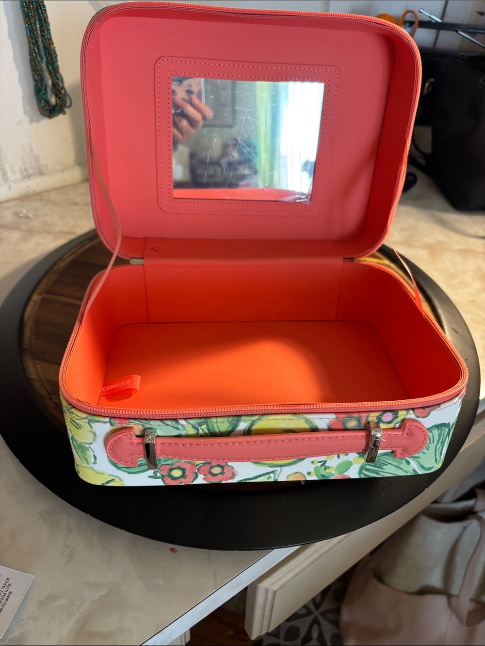Clinique x Jonathan Cohen travel case zip around - Picture 4 of 4